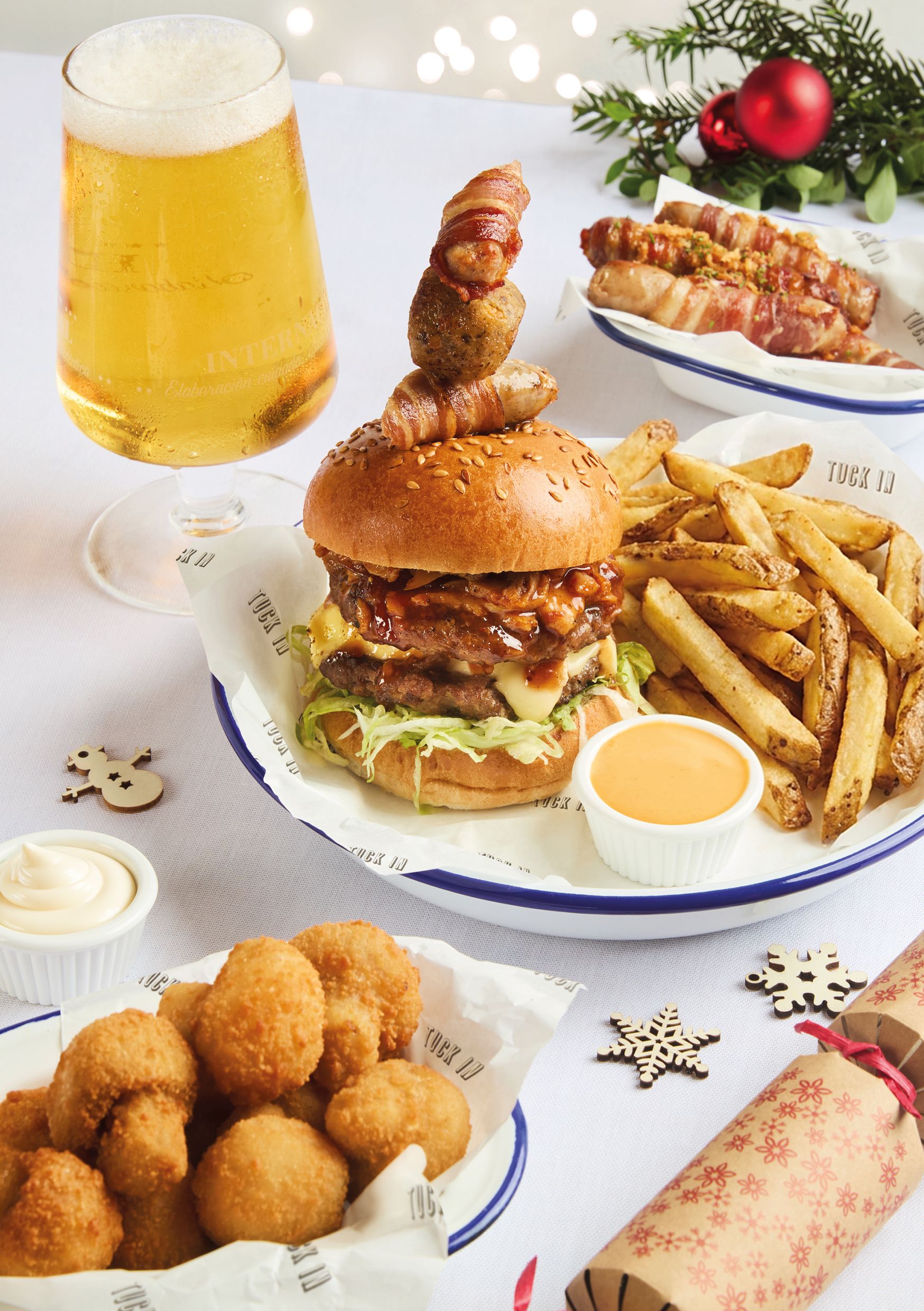 Festive Lunch & Dinner at The Sir John Cockle in Mansfield